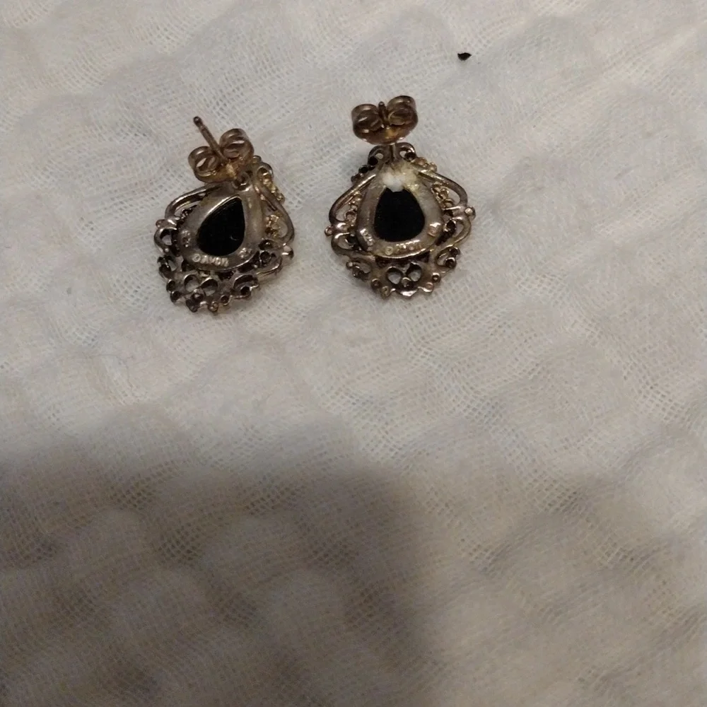 Vintage Avon 1980 Classic And Charming sterling silver filigree onyx earrings - Picture 2 of 3